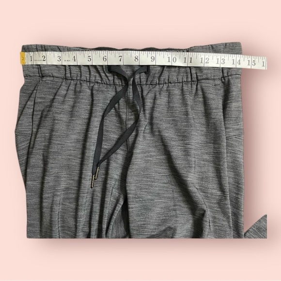 Lululemon On The Fly‎ Pant (28") Heathered Black size 4 - Picture 4 of 10